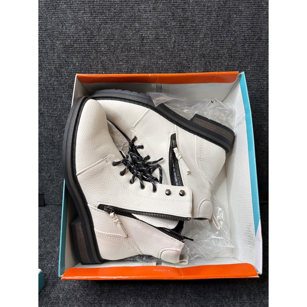 Baretraps Amysue Cream White Pebbled Combat Ankle Boots BT27577 Womens 8.5 M